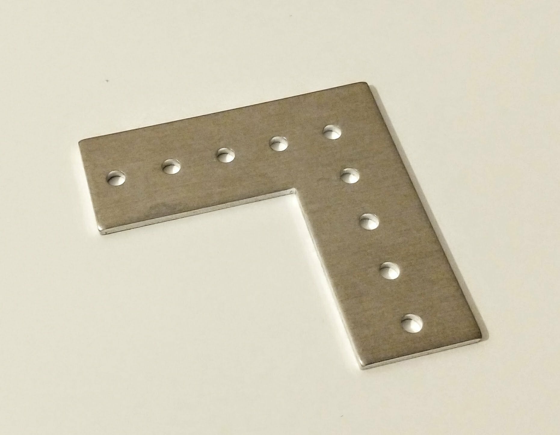 QTY 8 - Aluminum L Gussets - .163 hole size